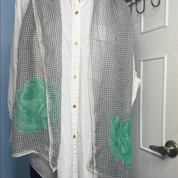 Vintage Christian Dior Houndstooth Scarf /wrap with Green Rose - Picture 3 of 8